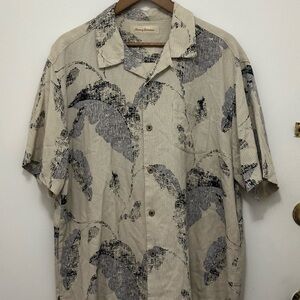 Tommy Bahama Cream Short-Sleeve Printed Camp Shirt with Gray Leaf Pattern